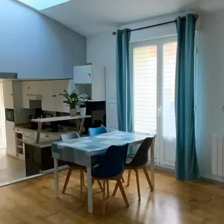 Дом отдыха Maison De Bourg Cosy Et Fonctionnelle Proche *